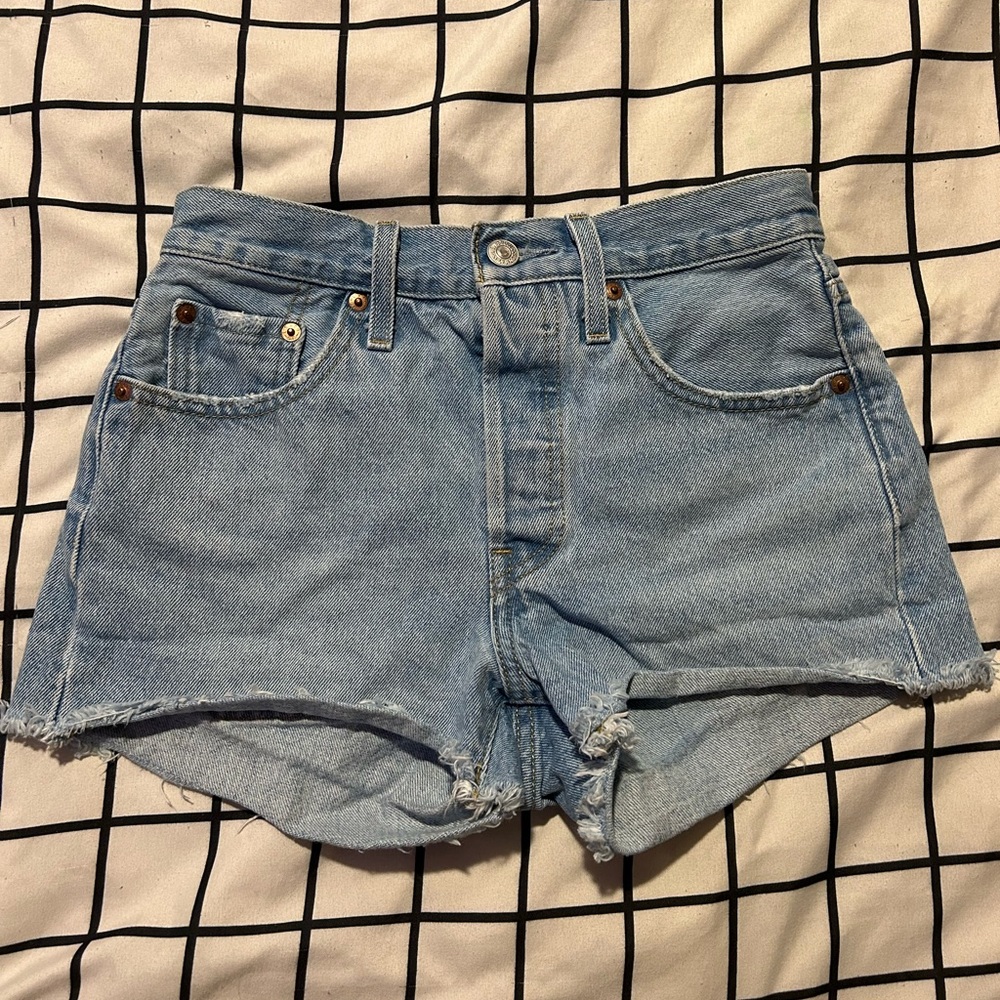 Woman’s size 24 Levi’s shorts